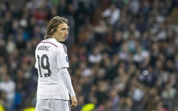 阿连德谈梅西解锁400助：真的意义非凡，非常荣幸参与其中