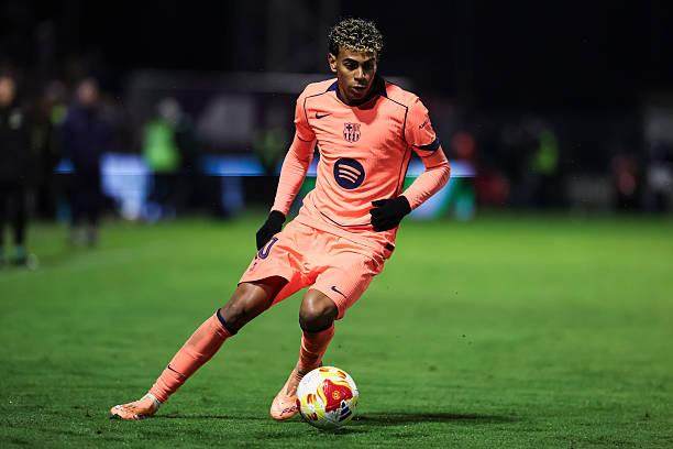 詹姆斯空砍准三双，15篮板大幅刷新个人赛季新高